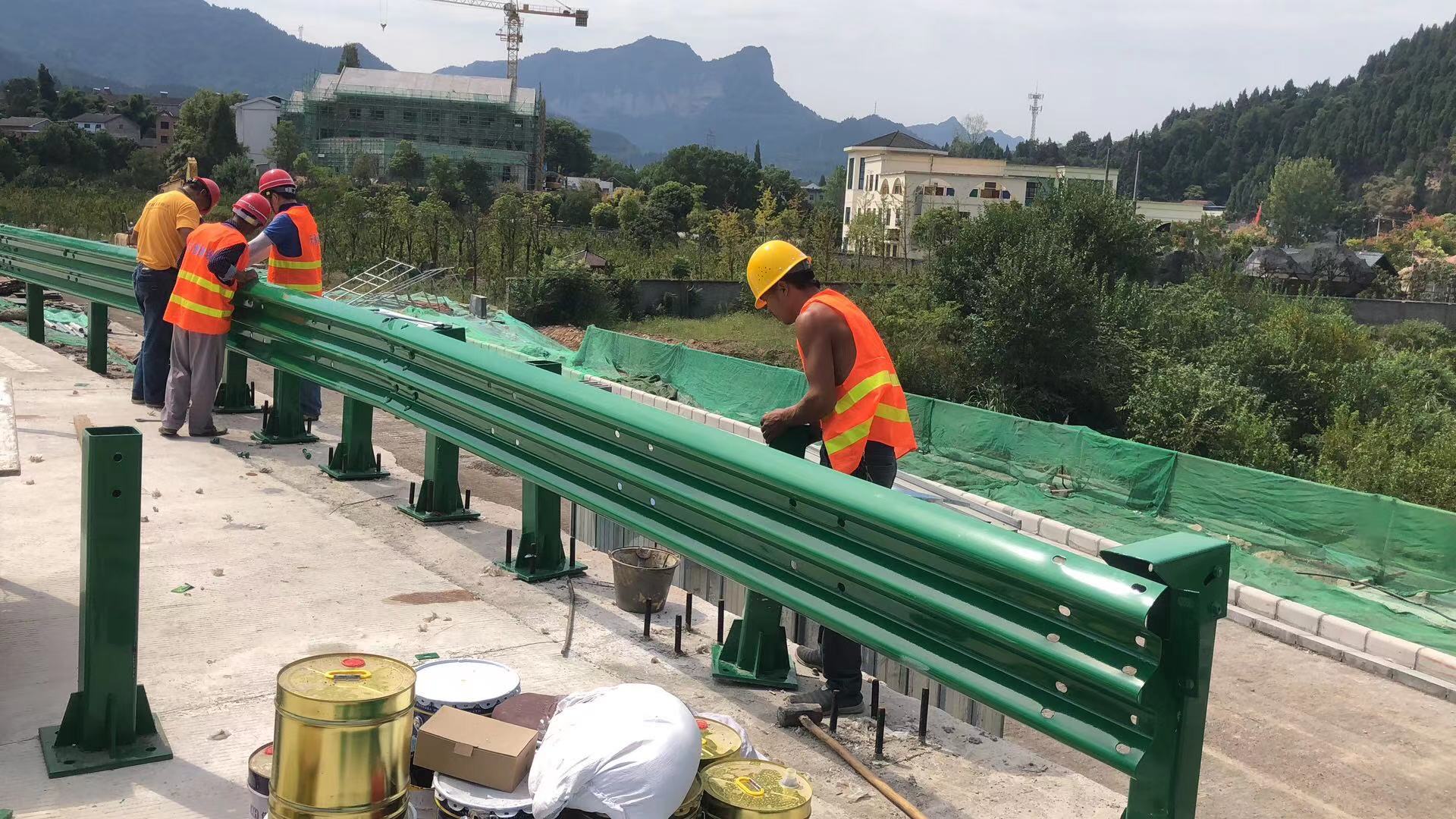 东区热镀锌波形护栏热镀锌波形护栏 - 推荐